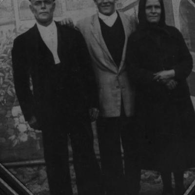 Abuelos De Marisol Con Su Padre